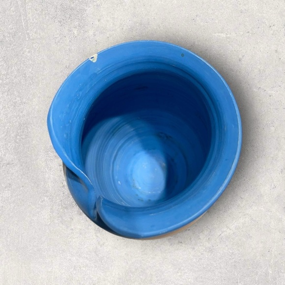 Blue & Beige Artistic Vase, Native American pottery, artist signature "Atiwaha" - Picture 9 of 11